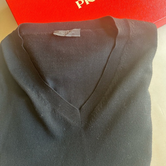 Prada V-Neck sweater - Picture 4 of 5